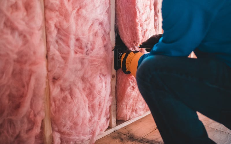 Wełna mineralna na sufit